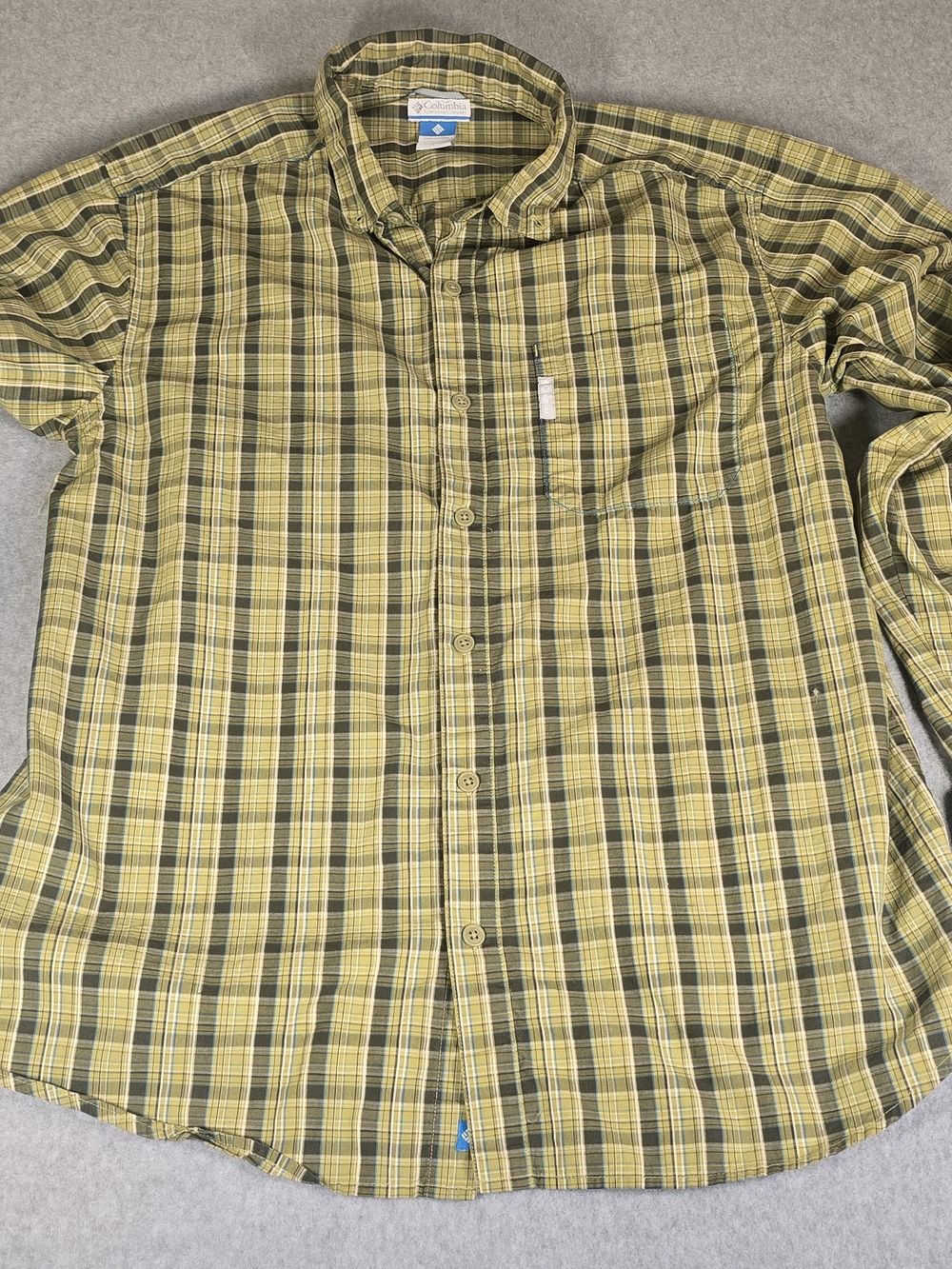 Columbia Men’s Large Plaid Long Sleeve Button Up Shirt Green Outdoor Hiking